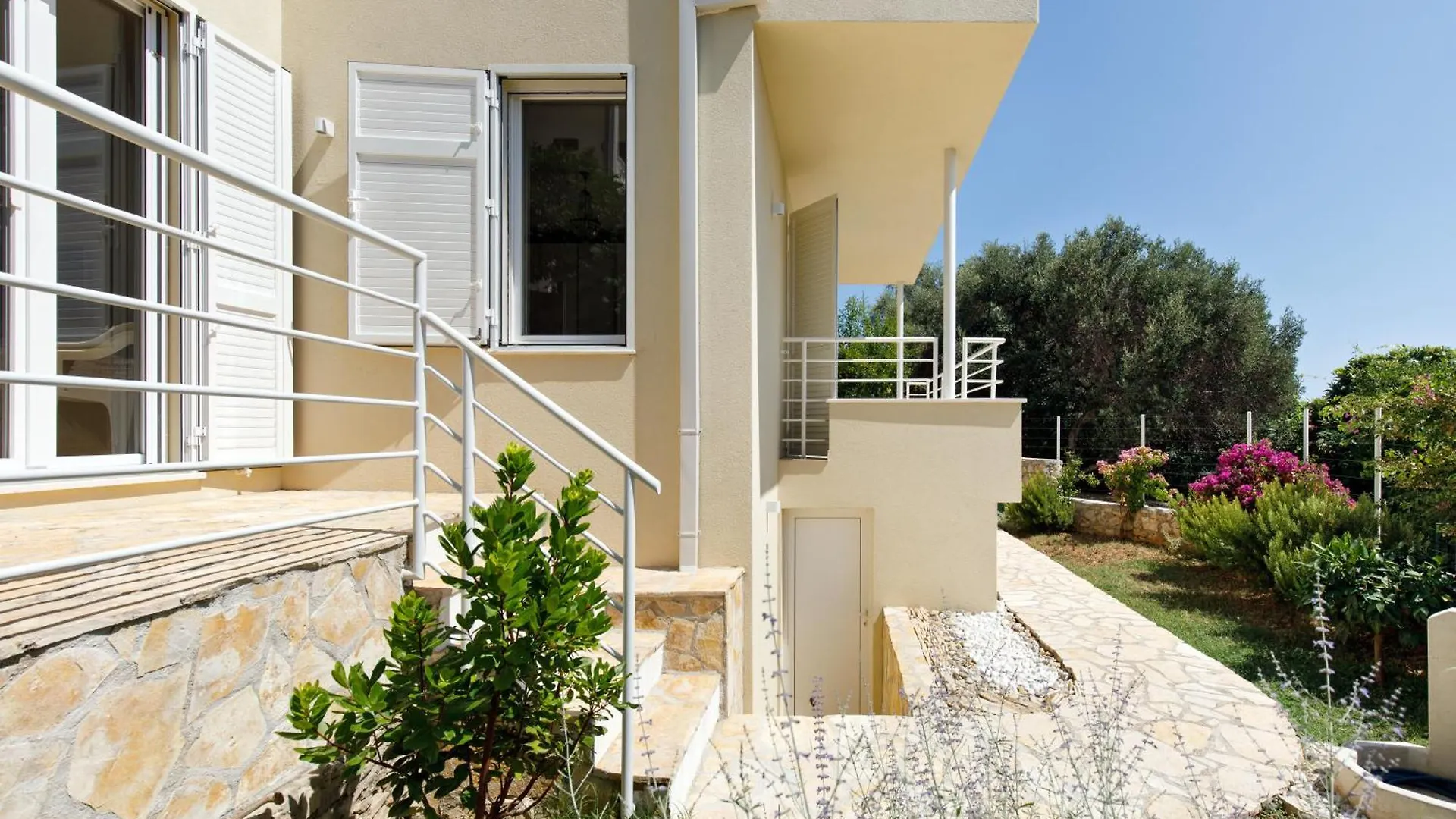 Villa Anadea With Hot Tub Overlooking Sea Trogir