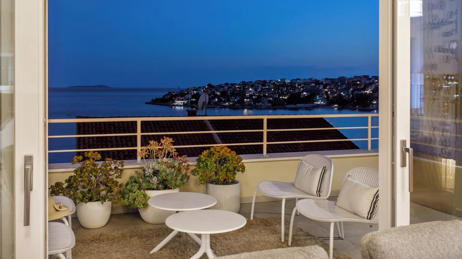 Villa Anadea With Hot Tub Overlooking Sea Trogir